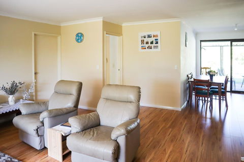 Cockburn Retreat Home æŸæ–¯æ‚ é–’æ°‘å®¿ - Dentist Search 14