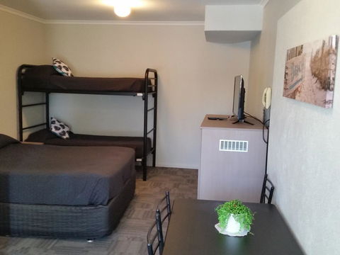Mandurah Foreshore Motel - Dentist Find 12