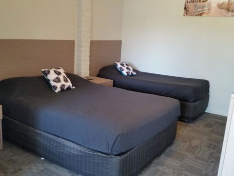 Mandurah Foreshore Motel - Dentist Find 7