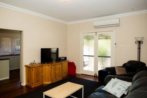 Yvonnes Rest Holiday Home - Dentists Australia 6