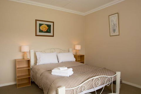 Yvonnes Rest Holiday Home - Dentists Australia 5