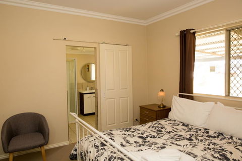 Yvonnes Rest Holiday Home - Dentists Australia 3