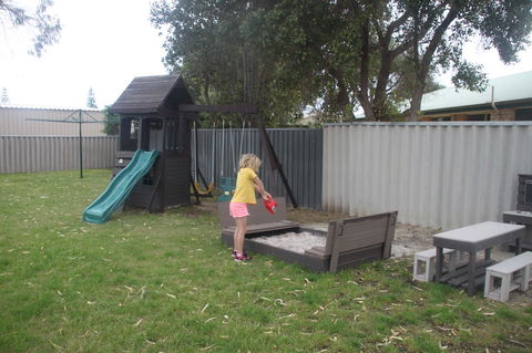 The Bothy Lancelin Family Retreat - Dentist Find 23