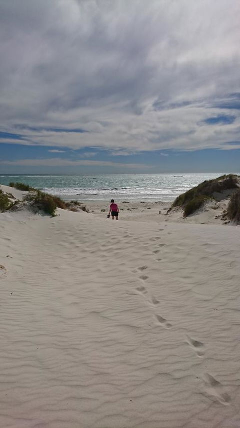 The Bothy Lancelin Family Retreat - Dentist Find 31