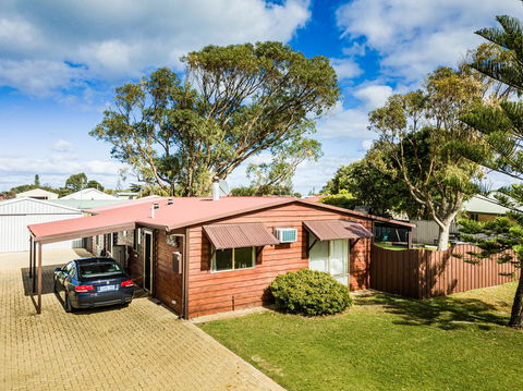 The Bothy Lancelin Family Retreat - Dentist Find 3