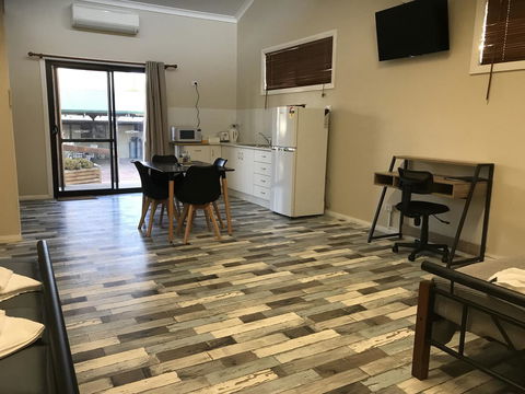 Sabai Accommodation - Dentists Australia 7