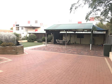 Sabai Accommodation - Dentists Australia 15