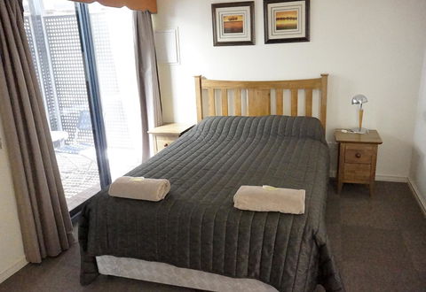 South Beach 49 - Dentist Find 3