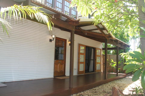 Beach House On Fox - Dentists Australia 1