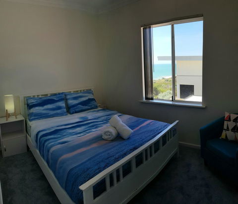 Caravel Beach House Mandurah - Dentist Find 9
