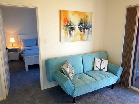 Caravel Beach House Mandurah - Dentist Find 6