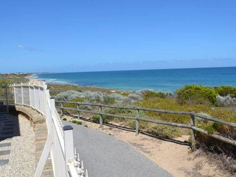 Caravel Beach House Mandurah - Dentist Find 34