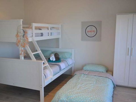 Caravel Beach House Mandurah - Dentist Find 21