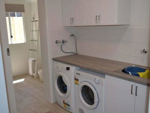 Caravel Beach House Mandurah - Dentist Find 33