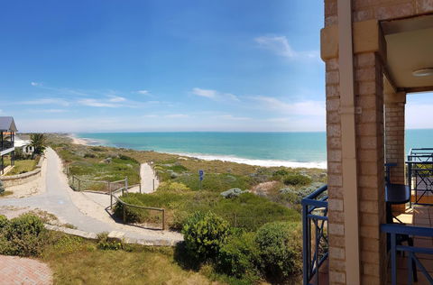 Caravel Beach House Mandurah - Dentist Find 2