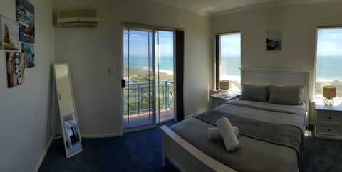 Caravel Beach House Mandurah - Dentist Find 1