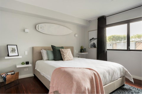 Starboard Drift - Captain & Crew - In Town Entire House For 8 - Dentist Search 0