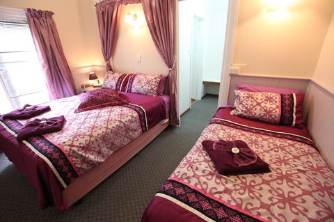 Jacaranda Guest House - Dentist Find 36