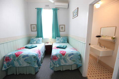 Jacaranda Guest House - Dentist Find 3