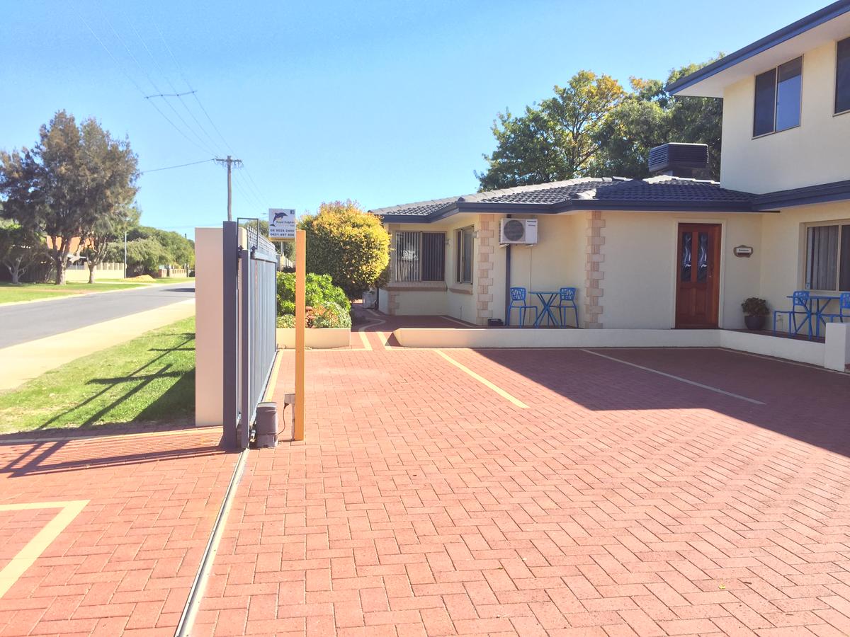 The Royal Dolphin Bed  Breakfast Safety Bay