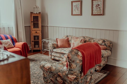 Bluebird Cottage - Dentist Find 10