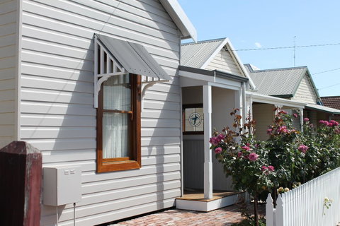Bluebird Cottage - Dentist Find 31
