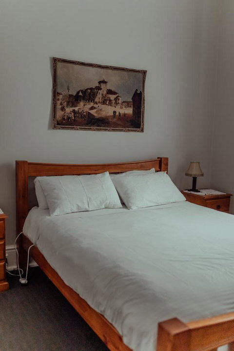 Bluebird Cottage - Dentist Find 6