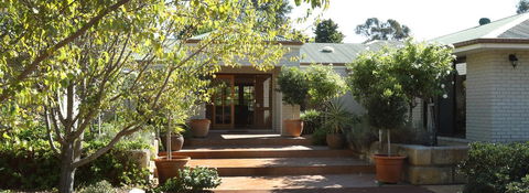 Nivalis Bed And Breakfast - Dentist Find 4