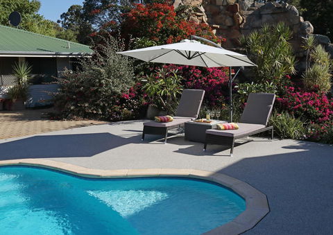 Nivalis Bed And Breakfast - Dentist Find 1