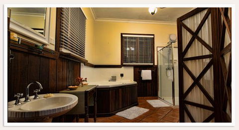 Oak Tree Barn Bridgetown - Dentists Australia 5