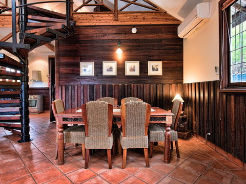 Oak Tree Barn Bridgetown - Dentists Australia 4