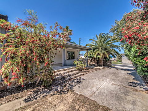 Panoramique Holiday Home With A View - Dentists Australia 3