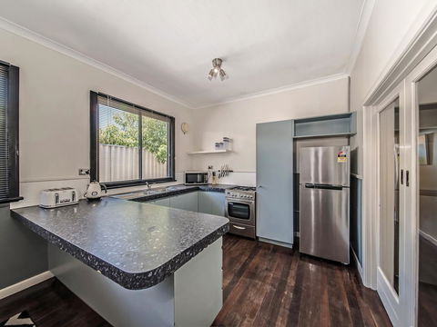 Panoramique Holiday Home With A View - Dentists Australia 11