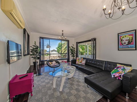 Panoramique Holiday Home With A View - Dentists Australia 1