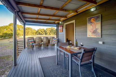 Windfall Estate Vineyard Cottage - Dentist Find 2
