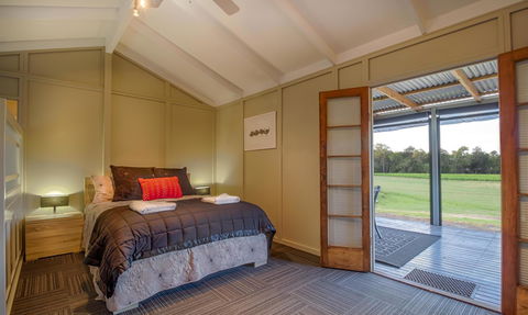 Windfall Estate Vineyard Cottage - Dentist Find 1