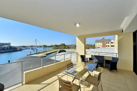 Dolphin Quay Apartments - Dentist Find 9