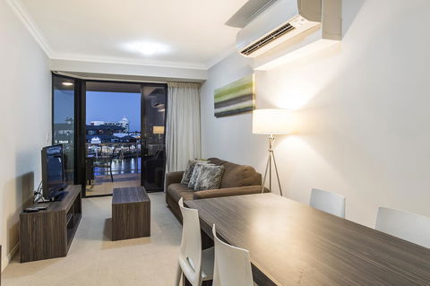 Dolphin Quay Apartments - Dentist Find 19