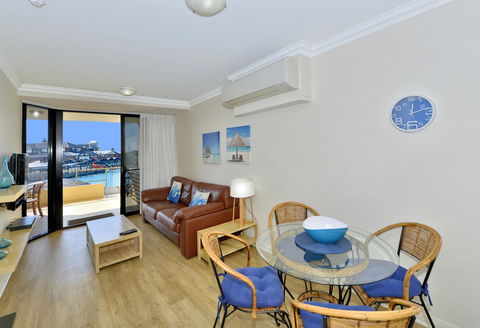 Dolphin Quay Apartments - Dentist Find 12