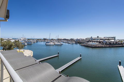 Dolphin Quay Apartments - Dentist Find 16