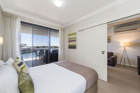 Dolphin Quay Apartments - Dentist Find 28
