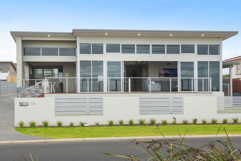 Busselton Beachside - A Slice Of Heaven - Dentist Find 1