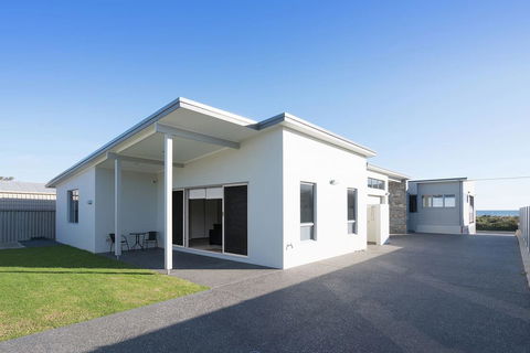 Busselton Beachside - A Slice Of Heaven - Dentist Find 19