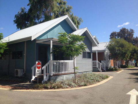 Mandurah Ocean Marina Chalets - Dentist Find 38
