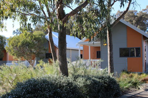 Mandurah Ocean Marina Chalets - Dentist Find 41