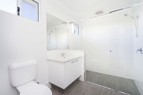 Victoria Park Town House - Dentist Find 3