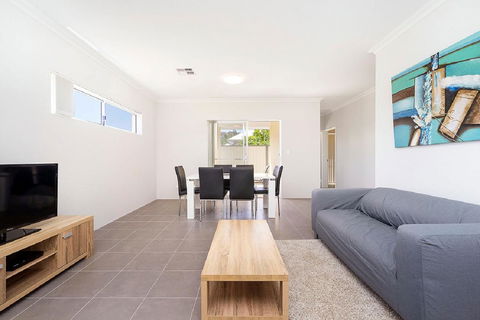 Victoria Park Town House - Dentist Find 7