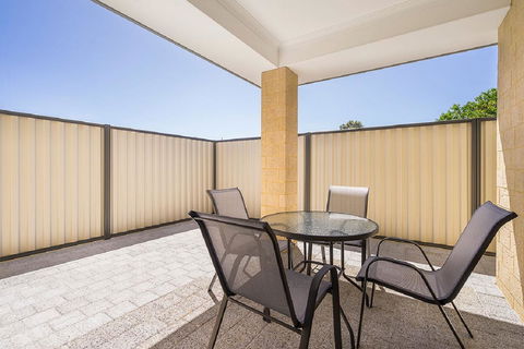 Victoria Park Town House - Dentist Find 10