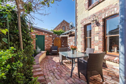 100 On South Callan Apartments - Dentist Find 17