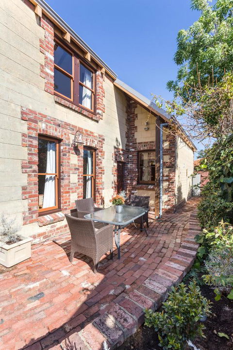 100 On South Callan Apartments - Dentist Find 23